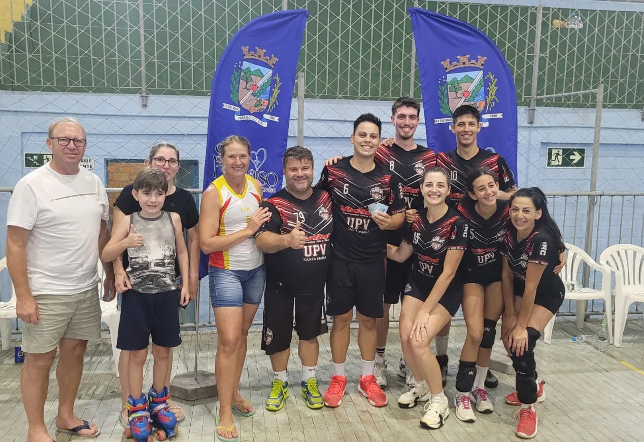 A Prefeitura Municipal de Paraíso do Sul, por intermédio da Secretaria de Turismo, Esporte e Lazer e o Conselho Municipal de Desporto (CMD), realizou no último domingo, 18 de janeiro, o 1º Torneio de Vôlei Misto, no Ginásio Municipal