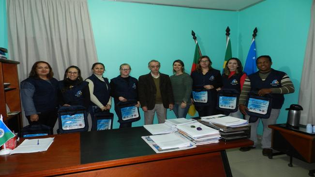 Servidores da Vigilância em Saúde de Paraíso do Sul recebem jalecos e mochilas