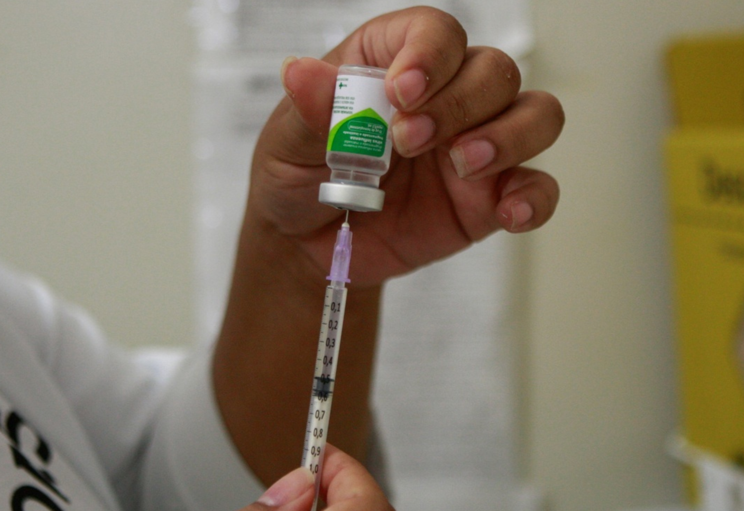 Público-alvo já pode receber a dose da vacina contra a gripe 