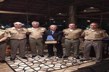 Prefeito Artur recebe homenagem da Brigada Militar