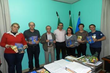 Comitiva visita Prefeitura de Paraíso do Sul para divulgar o Projeto ‘Quebrando o Silêncio’