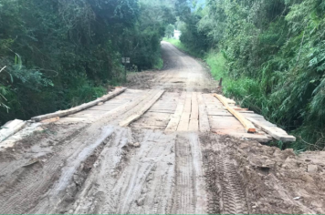 Reconstrução da ponte na Linha Brasileira com ajuda e doações da comunidade