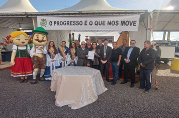 Assinatura do contrato FINISA (Programa de Financiamento à Infraestrutura e ao Saneamento)