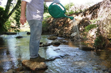 Aplicação do BTI contra o mosquito borrachudo 