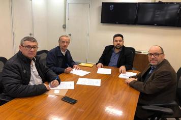 Prefeito Artur assina Termo de Cooperação para perfuração e dois poços artesianos no município