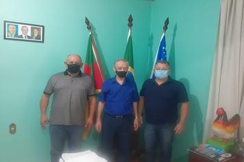 Prefeito Municipal recebe em seu gabinete novo proprietário do Atelier de Calçados de Paraíso do sul