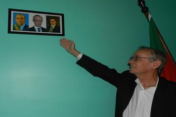 Prefeito Municipal inaugura quadro em seu gabinete