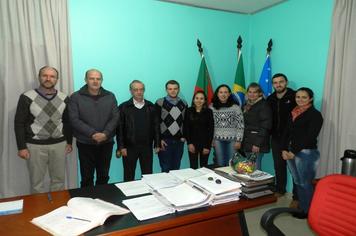 Prefeito Artur Ludwig dá posse a novos Servidores em Paraíso do Sul