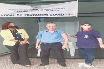 Prefeito completa esquema vacinal