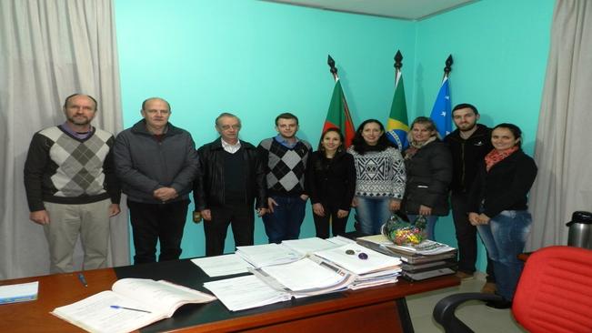 Novos servidores tomam posse na Prefeitura de Paraíso do Sul
