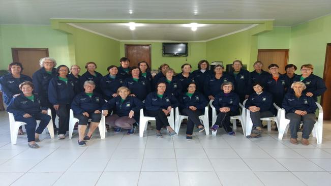 Assistência Social de Paraíso do Sul entrega uniformes para integrantes dos Grupos de Danças