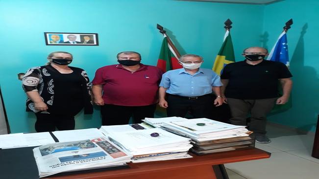 O Dep. Federal Marlon Santos destina Retroescavadeira no valor de 320 mil para o município