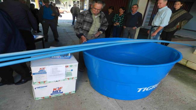 Prefeitura Municipal faz entrega de kits de irrigação