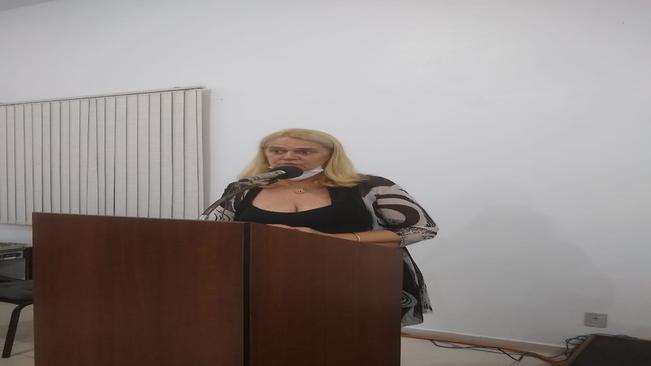 Secretária de Educação e Cultura faz uso da tribuna popular da Sessão Ordinária da Câmara de vereadores