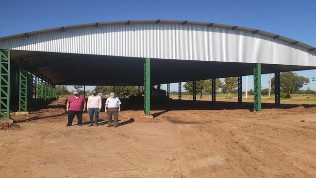Construção do piso do Pavilhão ao lado do Ginásio teve início