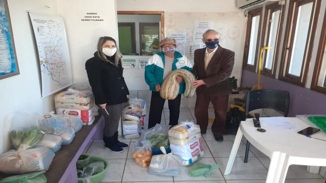 Teve início entrega de cestas básicas aos idosos paraisenses