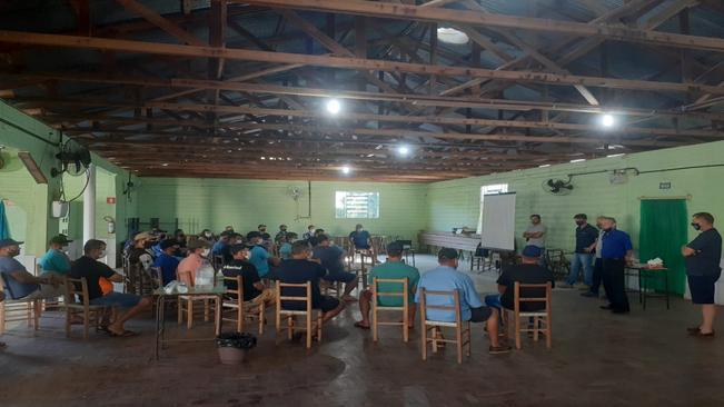 Curso para aplicação de calcário é realizado pela Emater