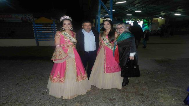Comitiva paraisense prestigia 32ª Expofeira de Dona Francisca