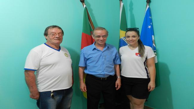 Rotary paraisense em reunião com o Prefeito Artur
