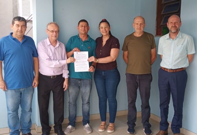  Assinatura da renovação do Termo de Incentivo Industrial entre a Prefeitura Municipal e a empresa Paraíso Calçados