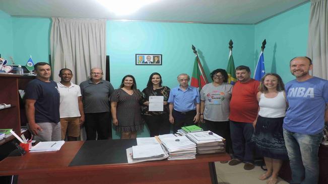 Prefeito nomeia novo Servidor