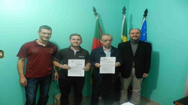 Paraíso do Sul assina contrato de prestação de serviço de Coleta Seletiva de Lixo