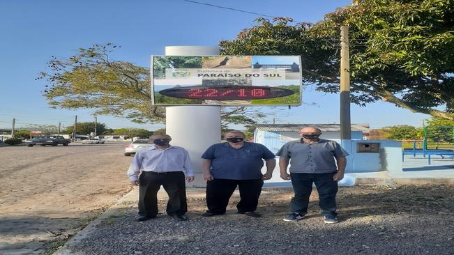 Prefeitura instala relógio com termômetro digital no centro da cidade