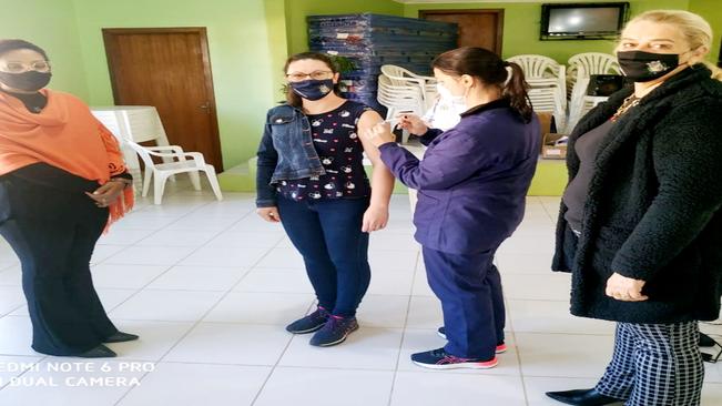 Paraíso do Sul inicia a vacinação dos profissionais da Educação
