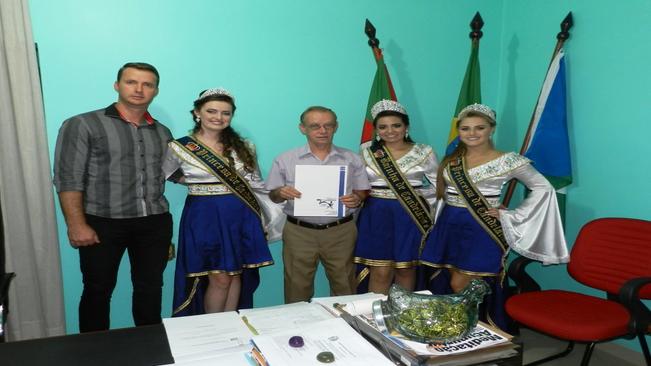 Comitiva de Candelária convida Prefeito Artur para a Expocande