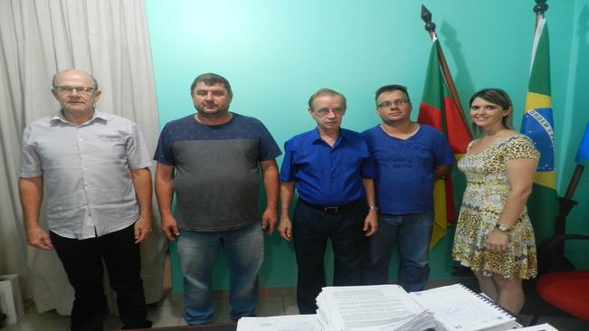 Administração Municipal paraisense concede reposição e aumento real nos vencimentos, e reajusta vale-alimentação do funcionalismo